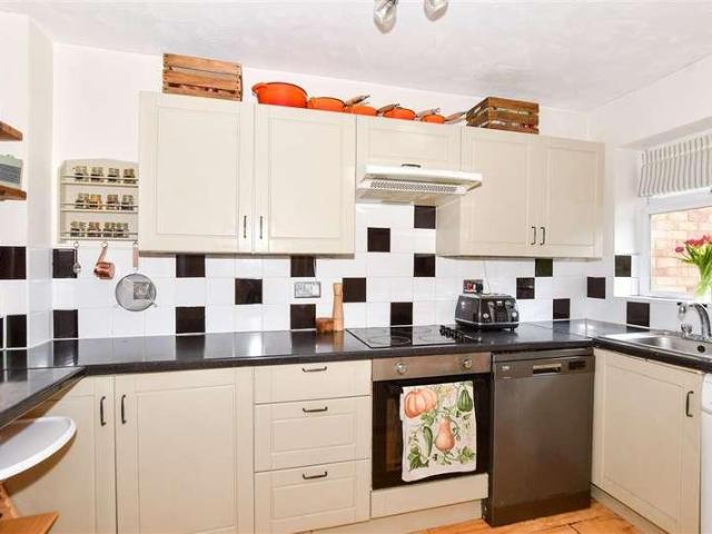 House for sale in Downswood, Midway