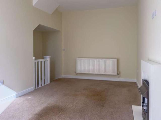 House for sale in Clifton, West Yorkshire
