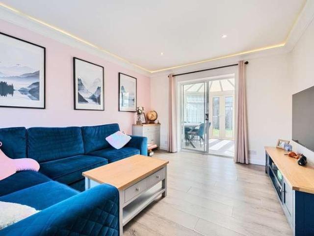 House for sale in Whitley Wood, Reading