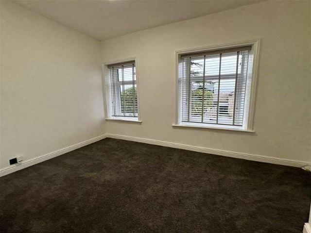 House for sale in Birkenshaw Bottom, Birkenshaw