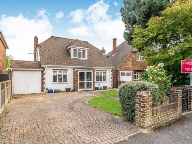 House for sale in Shepperton, Spelthorne