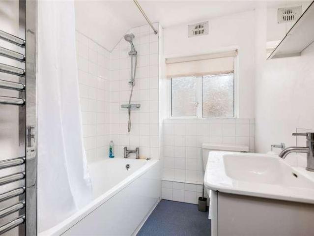 House for sale in Charlbury, West Oxfordshire