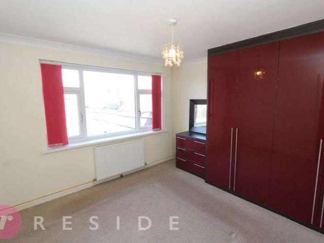 House for sale in Lady House, Burnedge