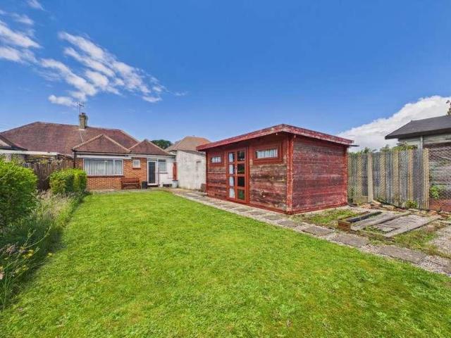 House for sale in London Borough of Croydon, Sanderstead