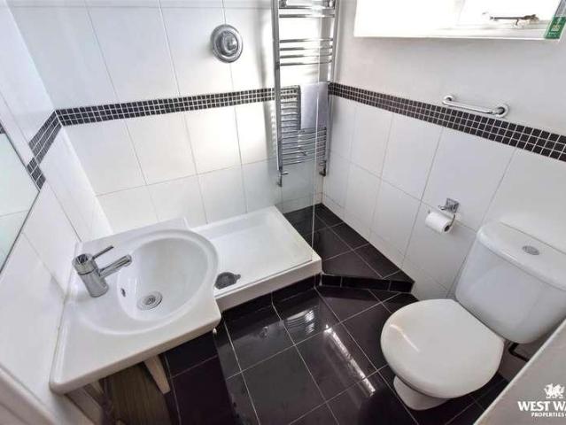 House for sale in Monkton, Pembroke