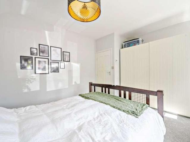 House for sale in Fole, Surrey