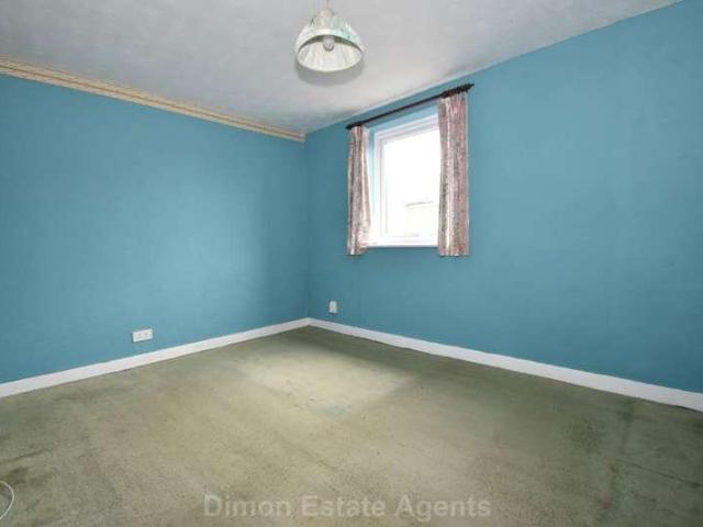 House for sale in Middlecroft, Hampshire