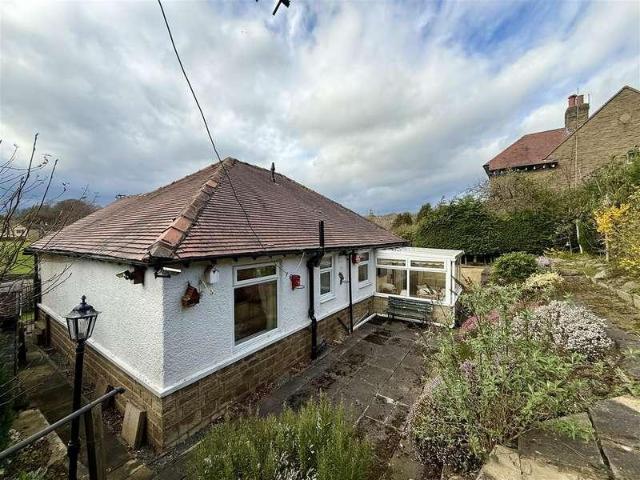 House for sale in Shelley, Shepley