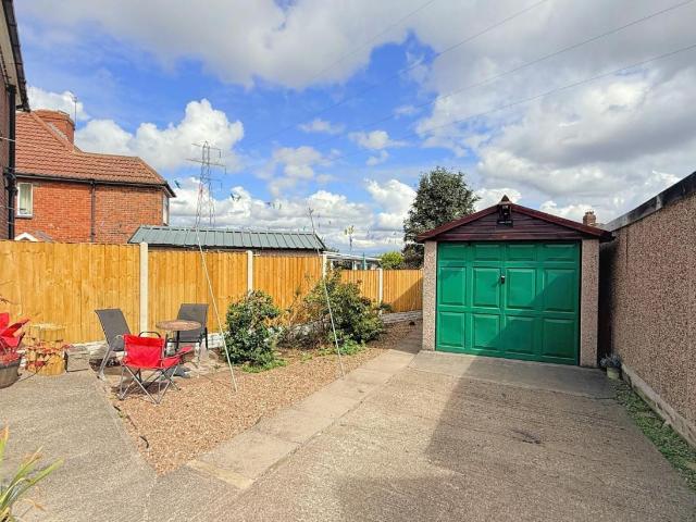 House for sale in Kirkstall, West Yorkshire