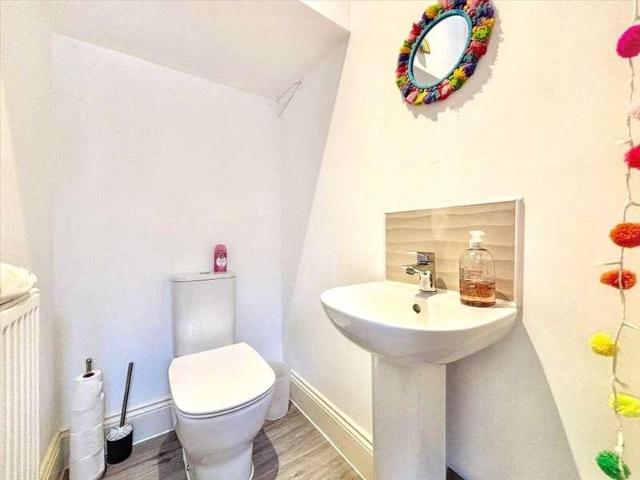House for sale in Kedleston, East Midlands