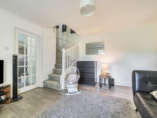 House for sale in Dunstable, Central Bedfordshire