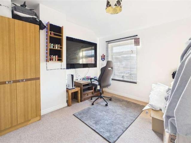 House for sale in Gorse Hill, Swindon