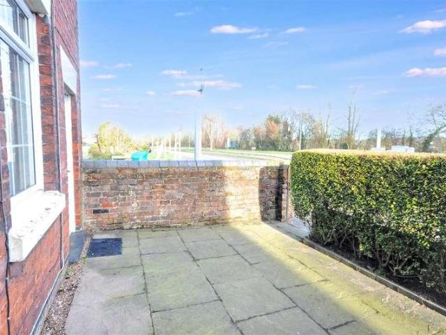 House for sale in Stone, Baswich