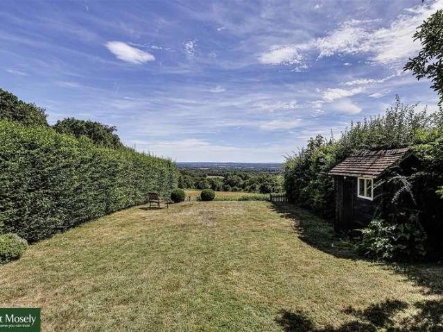 House for sale in The Butts, Kent