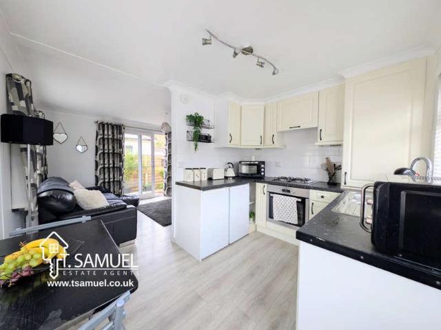 House for sale in Treharris, Wales