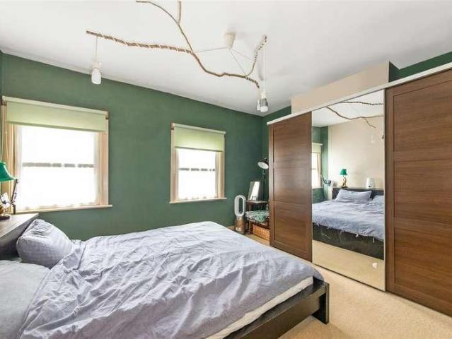 House for sale in London Borough of Croydon, Hillview