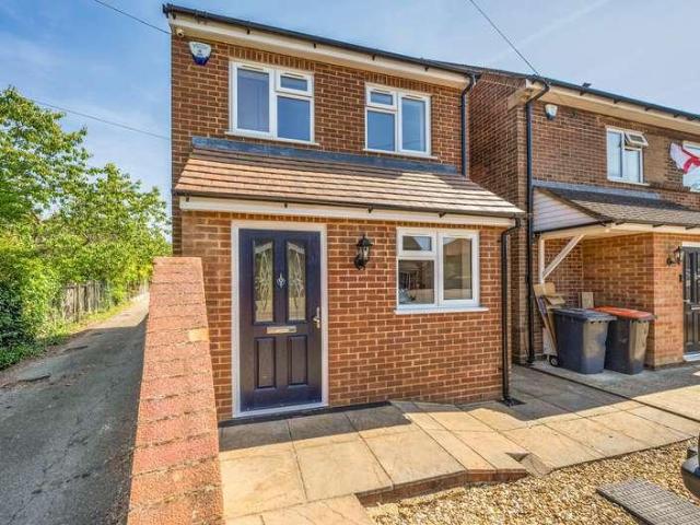 House for sale in Dunstable, Bedfordshire