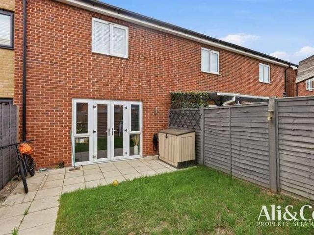 House for sale in West Thurrock, Essex