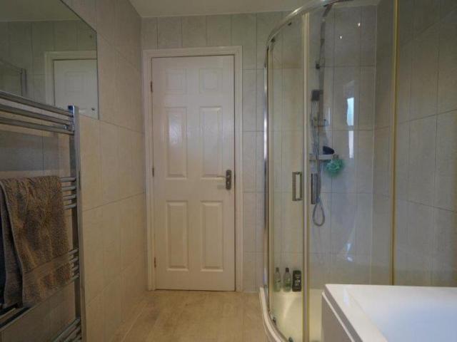 House for sale in Farnley, West Yorkshire