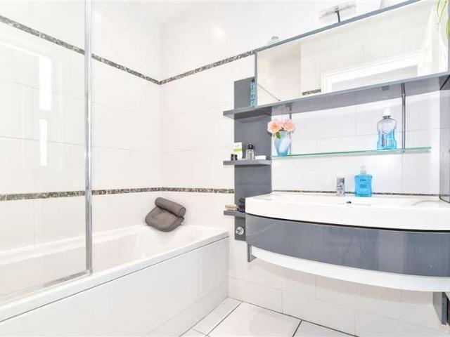 House for sale in Snodland, Bourne Vale