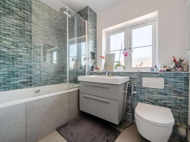House for sale in Norbiton, Greater London