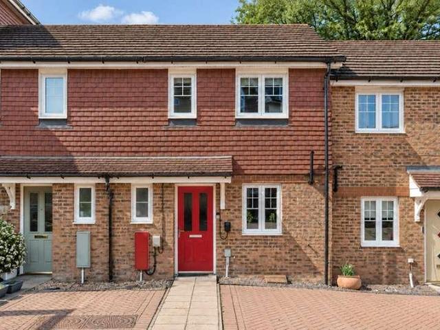 House for sale in Fairlands, Guildford