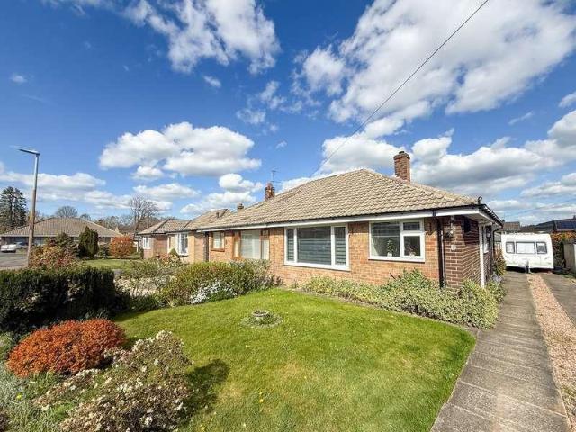 House for sale in Armitage Bridge, West Yorkshire