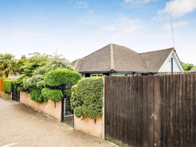 House for sale in Worcester Park, Greater London