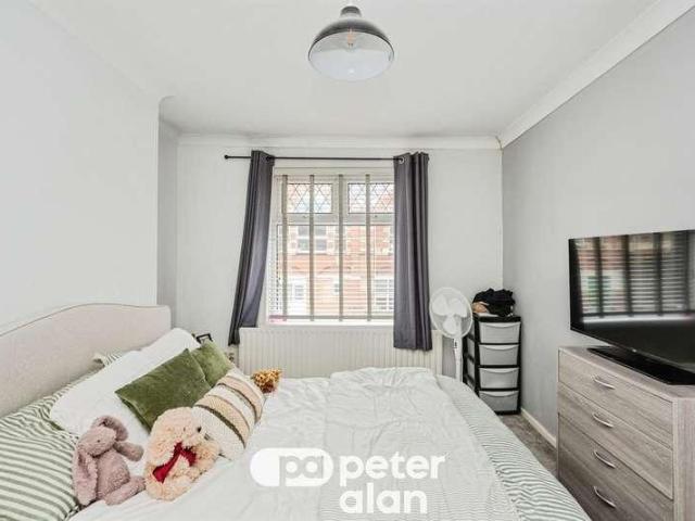 House for sale in Cimla, Neath