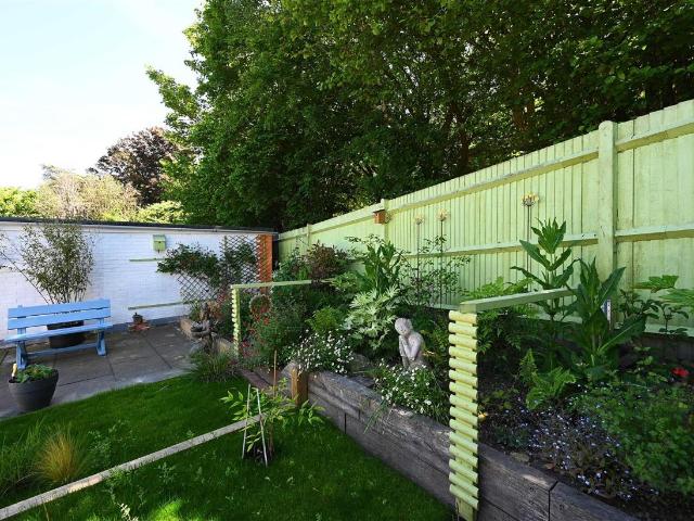 House for sale in Old Town, Heathlands