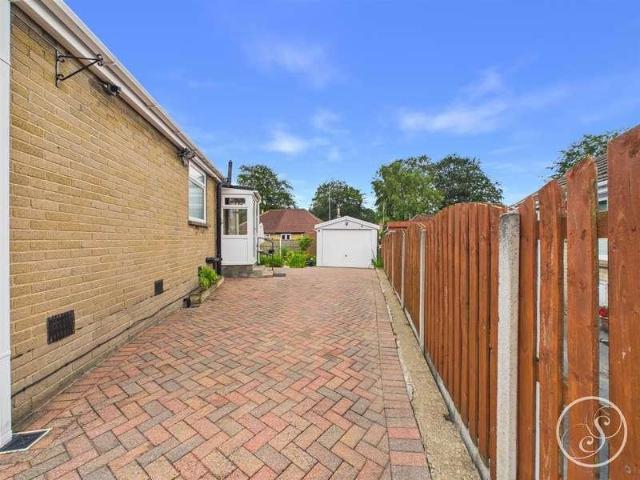 House for sale in Moor Allerton, West Yorkshire