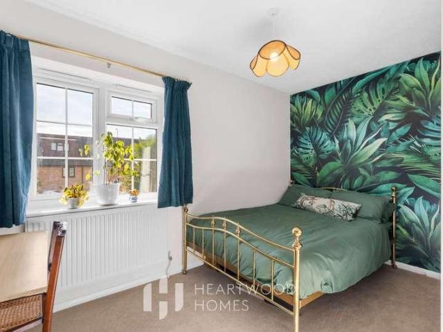 House for sale in Five Acres, Hertfordshire