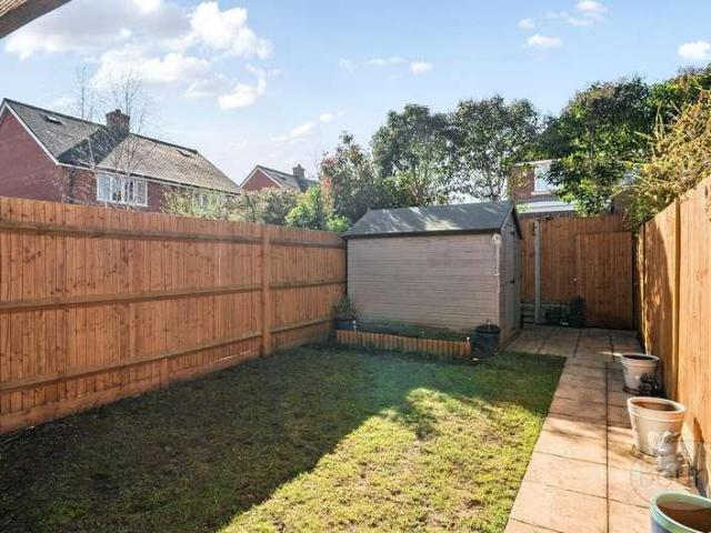 House for sale in Fole, Surrey