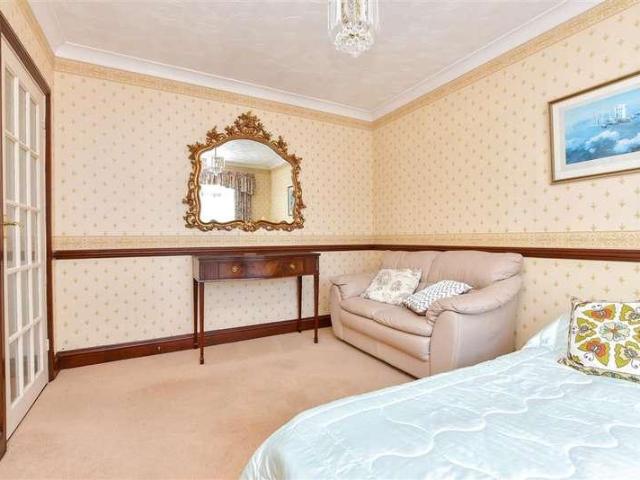 House for sale in Millmead, Acol