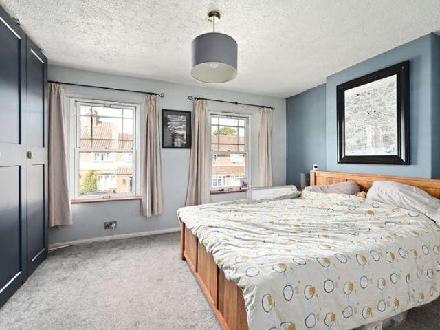 House for sale in Frogmore, Hart