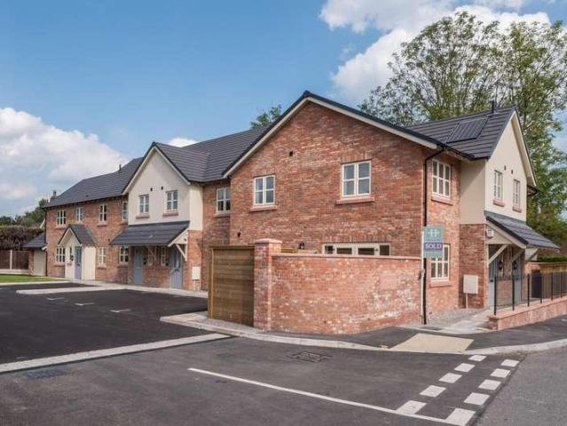 House for sale in Calveley