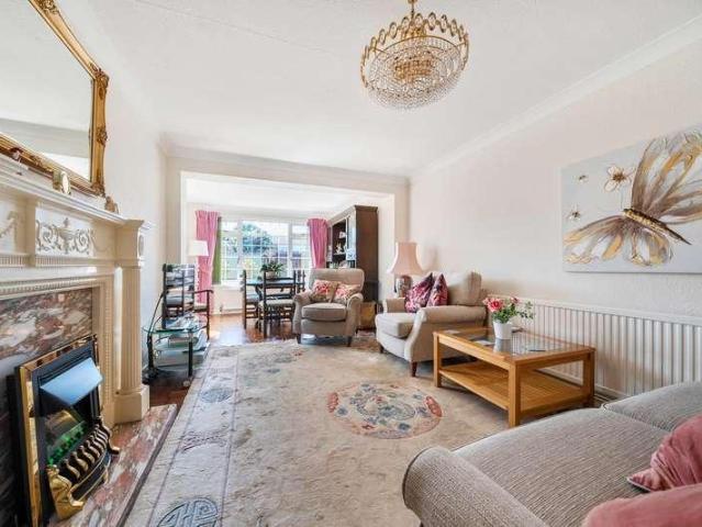 House for sale in Aperfield, Greater London