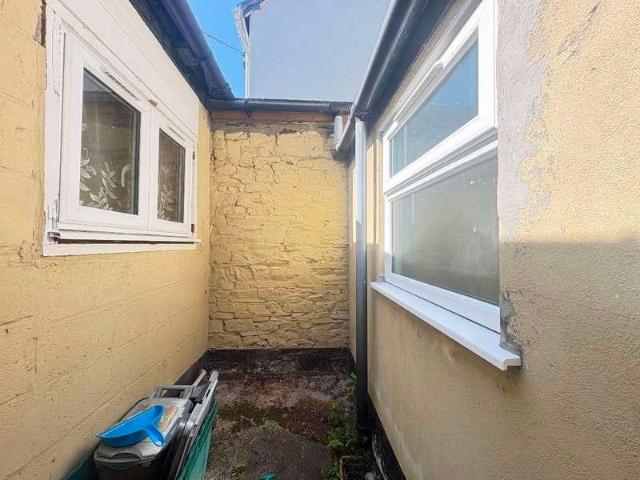 House for sale in Weir Quay, Devon