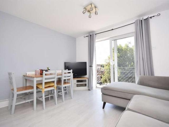 House for sale in Westbrook, Acol
