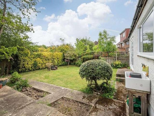 House for sale in Mill Hill, Greater London
