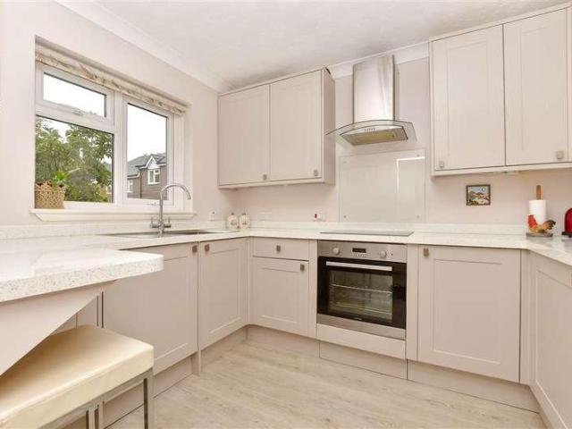 House for sale in London Borough of Croydon, Shirley