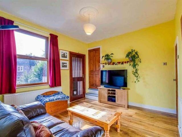 House for sale in Wakefield, Outwood