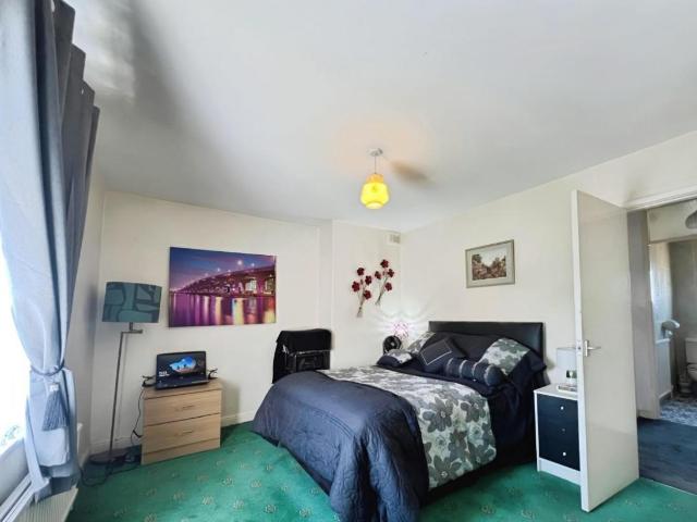 House for sale in Leigh, Bedford