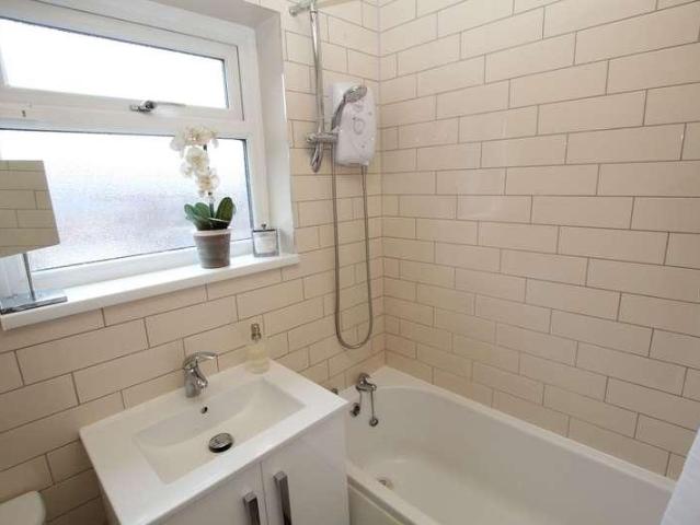 House for sale in Marland, Burnedge