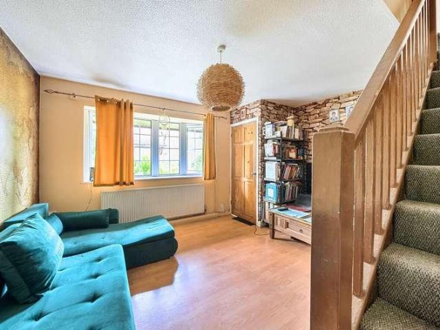 House for sale in Woodside Estate, Houghton Regis