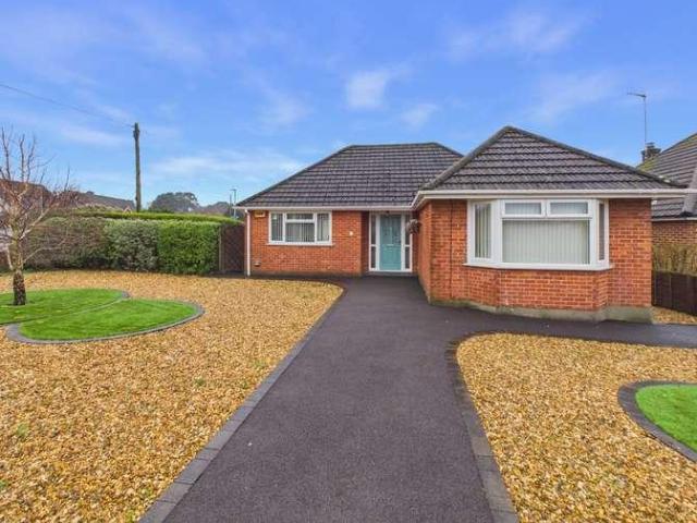 House for sale in Stanley Green, Poole