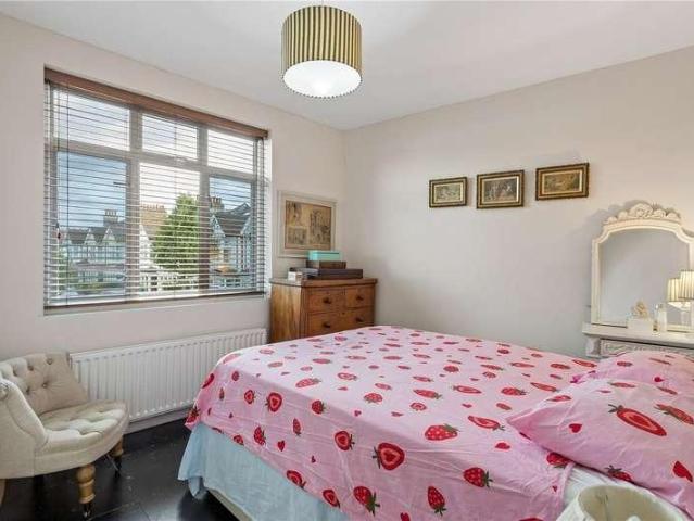 House for sale in Upper Tooting, Greater London