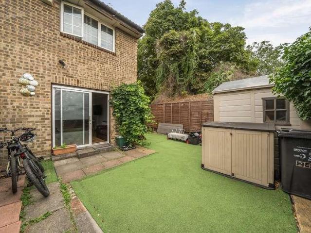House for sale in London Borough of Merton, Mitcham