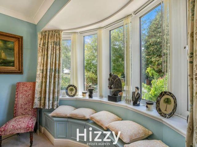House for sale in Chelmondiston, Suffolk