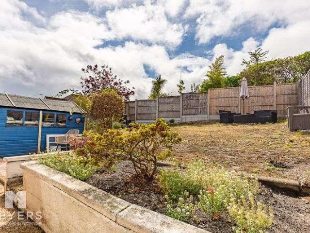 House for sale in Holdenhurst, Bournemouth